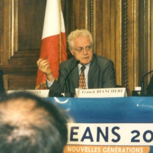M. Pierre Moscovici, Ministre français délégué aux Affaires européennes; M. Lionel Jospin, Premier Ministre de la République française; Franck Biancheri, organisateur du congrès Newropeans